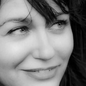 Meet your Posher, Adria